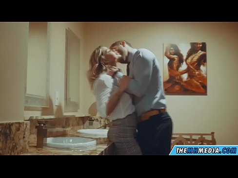 ❤️ Quando una bionda formosa ti seduce in un bagno pubblico ️ Video di sesso di qualitàal it.pornpicslove.ru